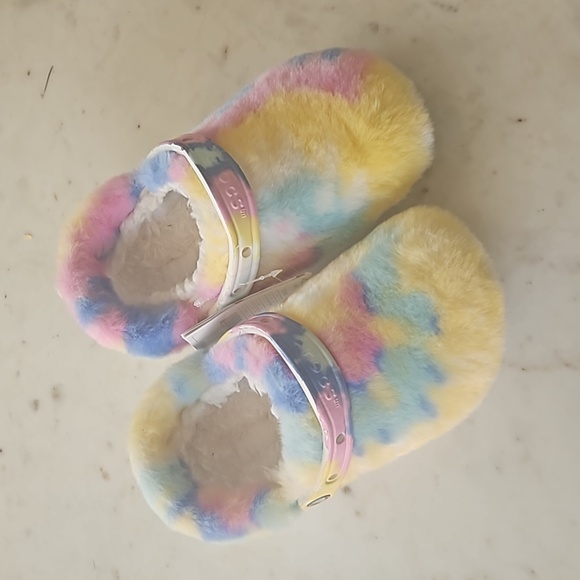 Crocs Tie Dye Classics Fur Sure - Picture 2 of 9